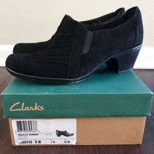 Clarks Size 9 Black Suede